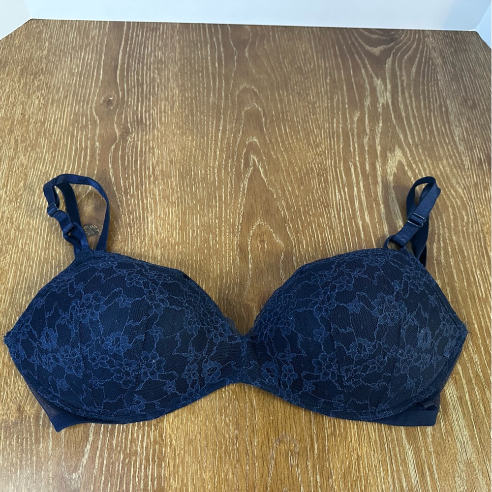 Victoria's Secret Blue Lace Padded No Wire Bra 36 DD Halter Top Cross Back‎